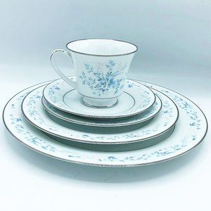 Noritake China Carolyn #2693 5 Pc Setting Made in Japan